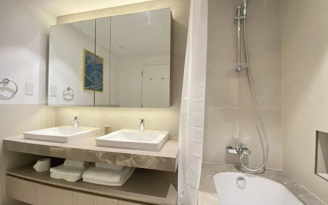 Lux BnB The Grand Creek Harbor Views
