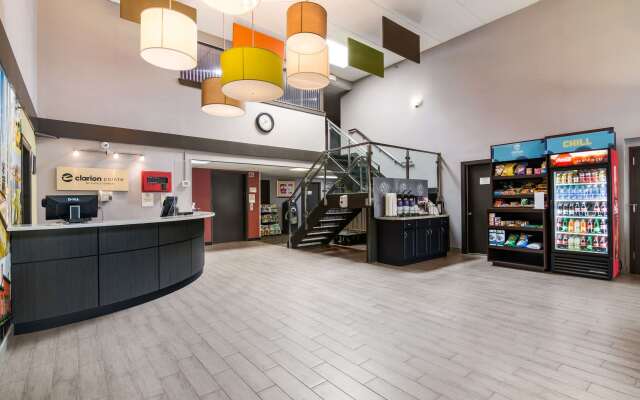 Clarion Pointe Jamestown - Falconer