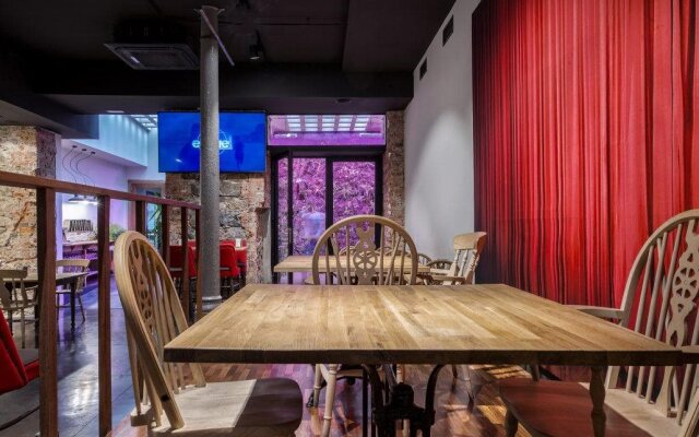 Poshtel Bilbao Premium Hostel