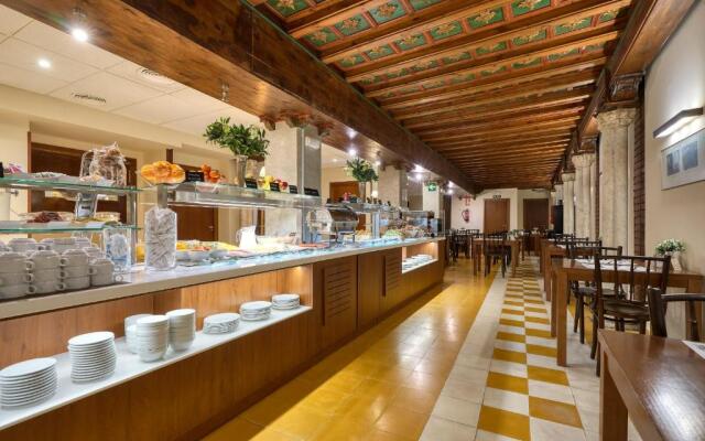 Hotel Murillo Reinoso