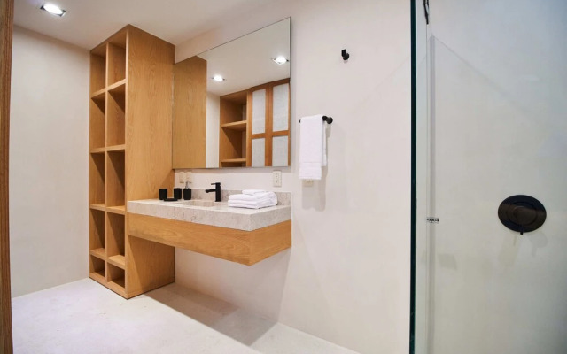 Pure Condos 302 By Lockey