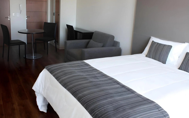 CH Recoleta Suites