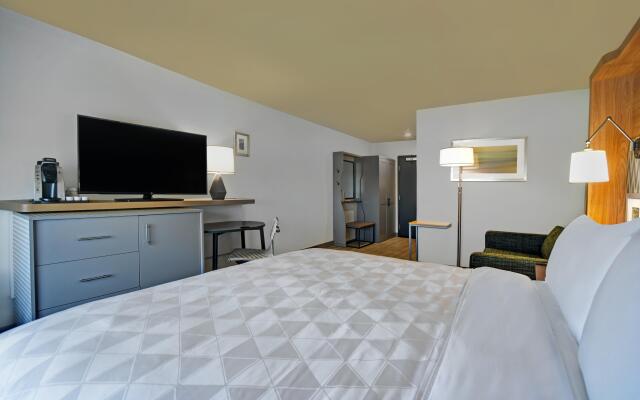 Holiday Inn Grand Rapids North - Walker by IHG