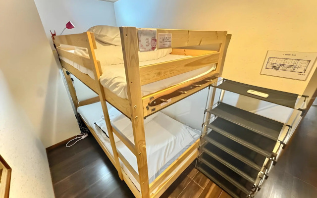 Osaka guest house sakura – Hostel