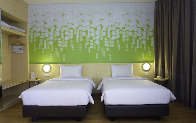 Zest Airport Jakarta by Swiss-Belhotel International – Guest Rooms – Tangerang