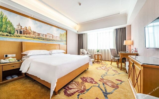 Vienna International Hotel (Shenzhen Airport Hangcheng)