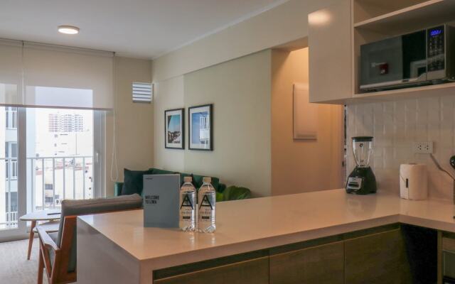 w Spectacular 2BR in the Heart of Miraflores