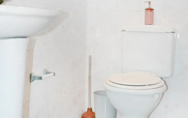 Coastal Express Inn & Suites #1 at 681 Ocean Drive