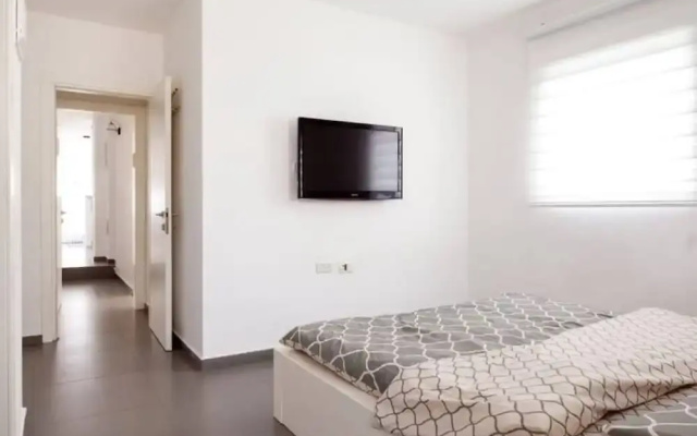 Amazing APT Bat-Yam Near Beach