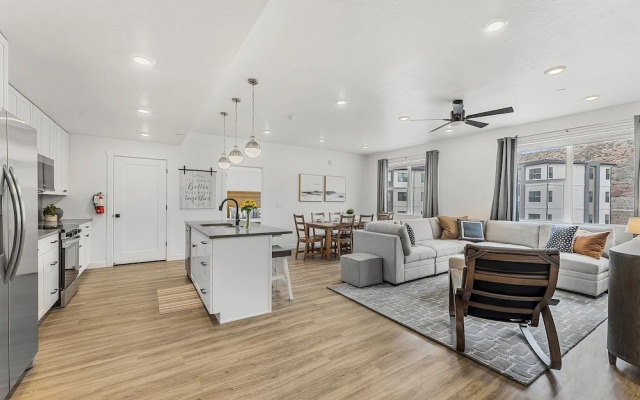 Starlight Crossing 4 Bedroom Condo
