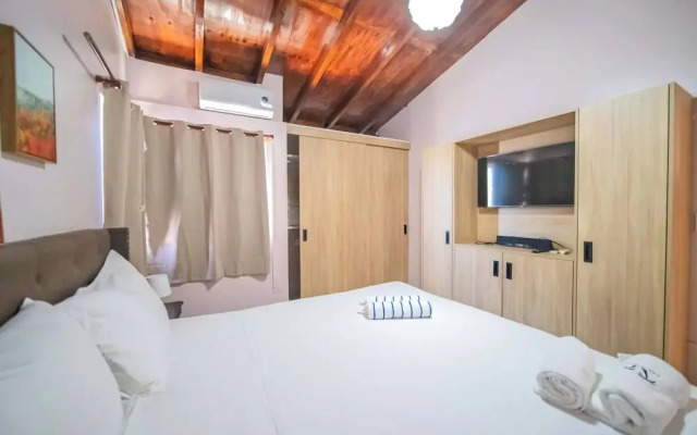Colonial 2BR Apartment 2mins Walk to Beach!