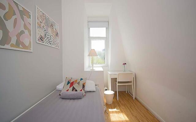 Single bedrooms with wifi and underbed 10
