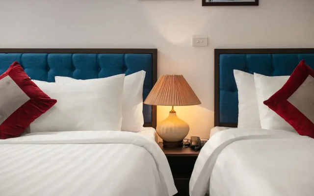 Silk Flower Hotel & Spa