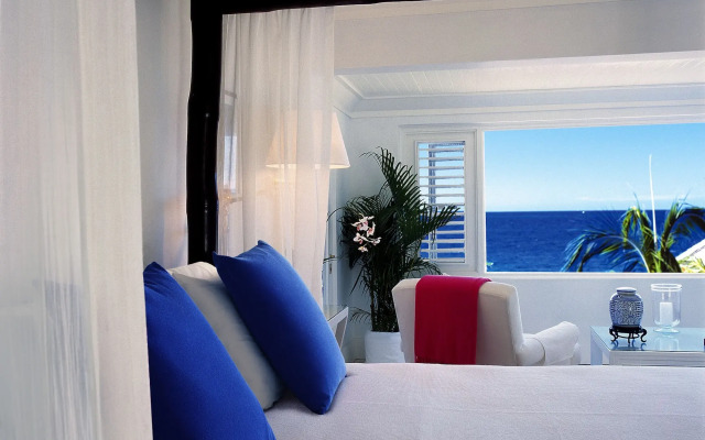 Round Hill Hotel And Villas