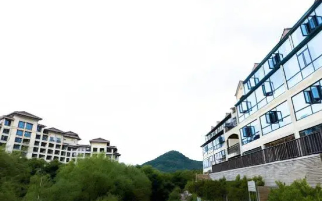 Yichun Huge Hot Spring Holiday Villa
