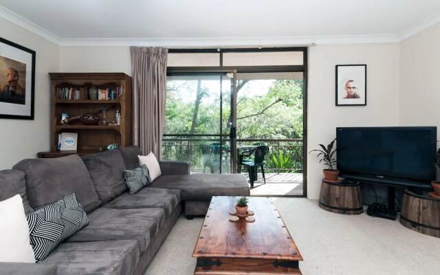 Bright 3 Bedroom Apartment in Leafy Artarmon