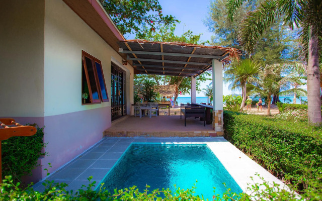 Banana Beach Resort