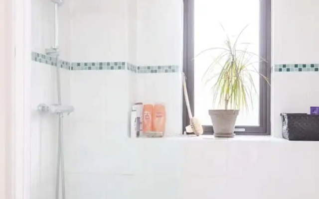 Serene 1 Bedroom Flat in Clapton With Balcony