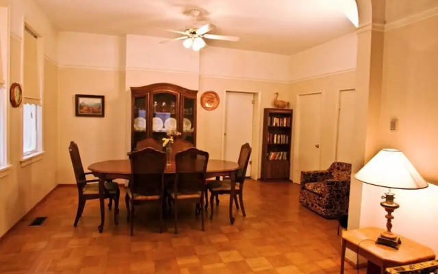 Towle House 1006