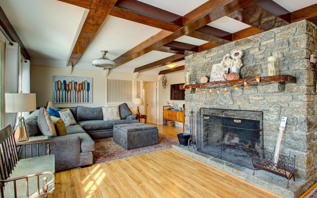 VCI - Tundra Swan Chalet