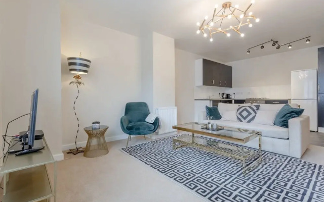 Spacious and Central Flat Near Regent's Park