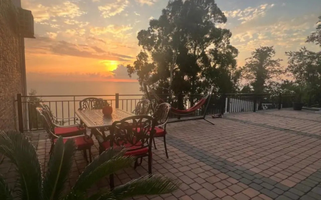 Mount Villa Kvariati