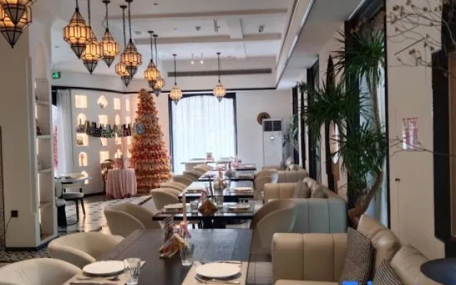 Qin Tian Hotel