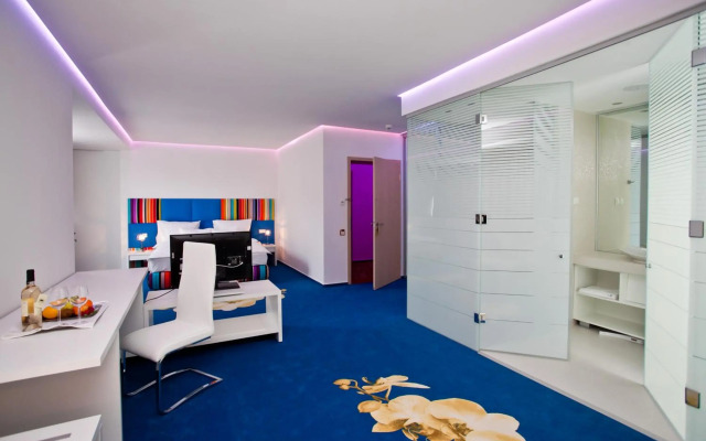 Marshal Garden Hotel