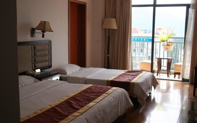 Green Bamboo Hotel