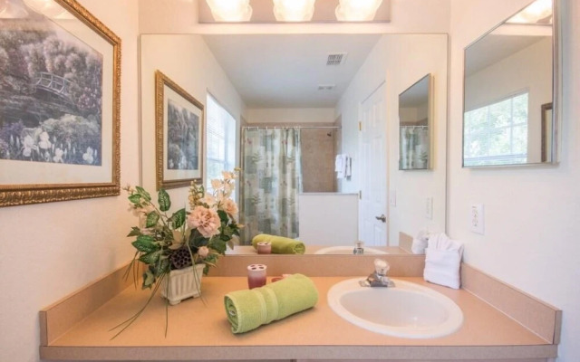 Christine's West Haven Vacation Home