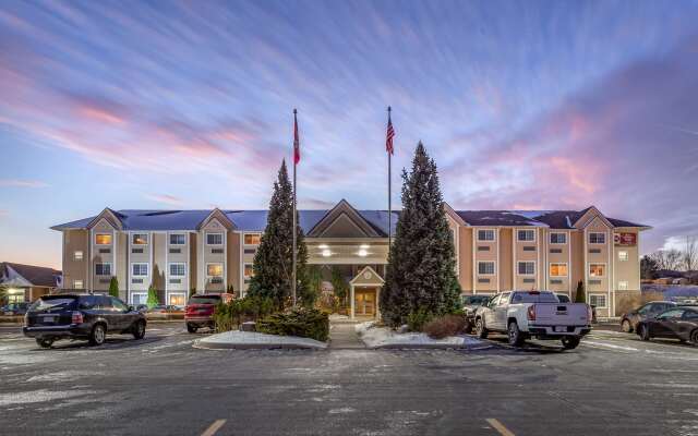 Best Western Plus Woodstock Inn & Suites