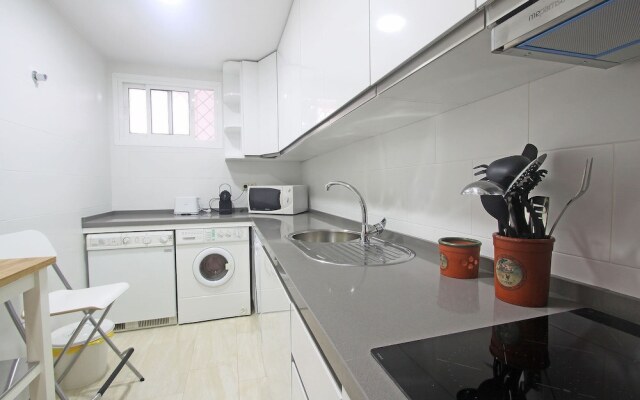 1152 Beachfront 2 Family Apartments 6 Bedr. Sleeps 15