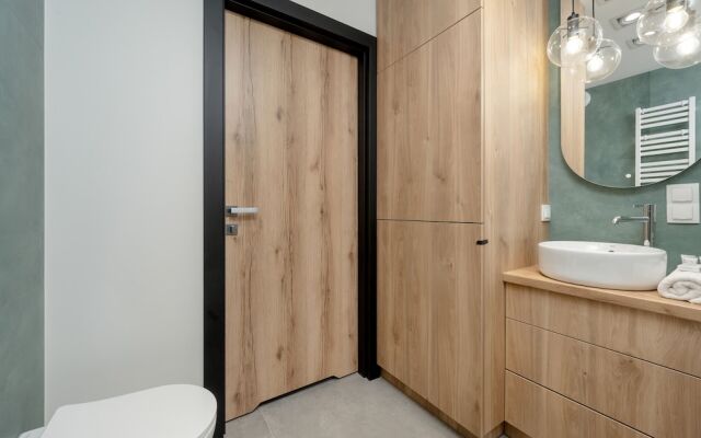 Bright & Peaceful Apartment by Renters