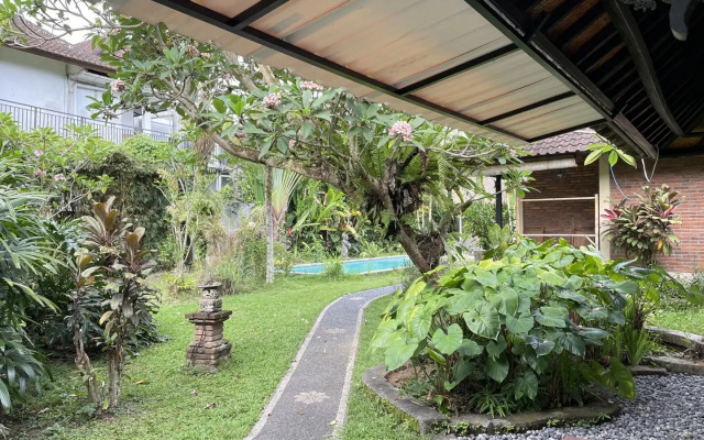 Taman Lituhayu Cottages