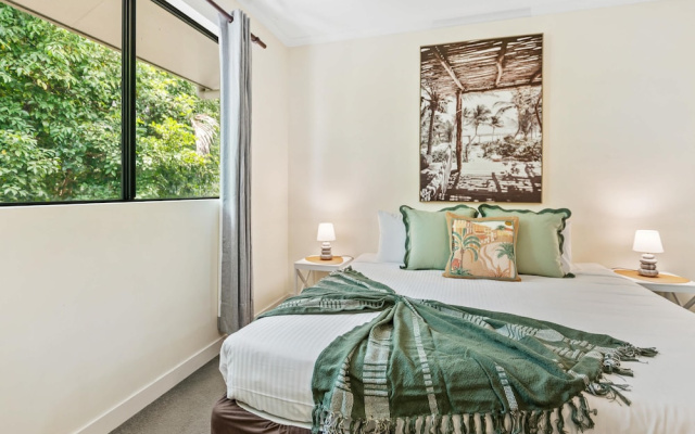 Palm Cove Studio Pools Spa Bar – Guest Rooms – Cairns