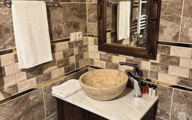 Midland Cave Suites