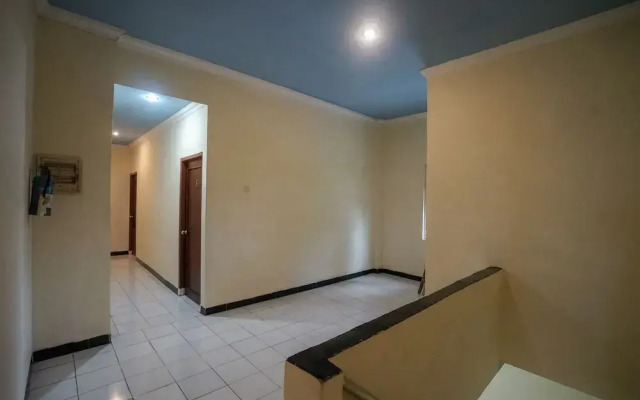 OYO 448 Hotel Central