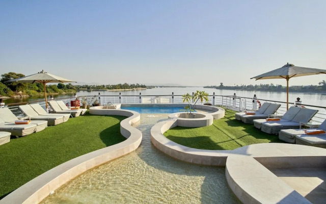 Mövenpick MS Royal Lotus