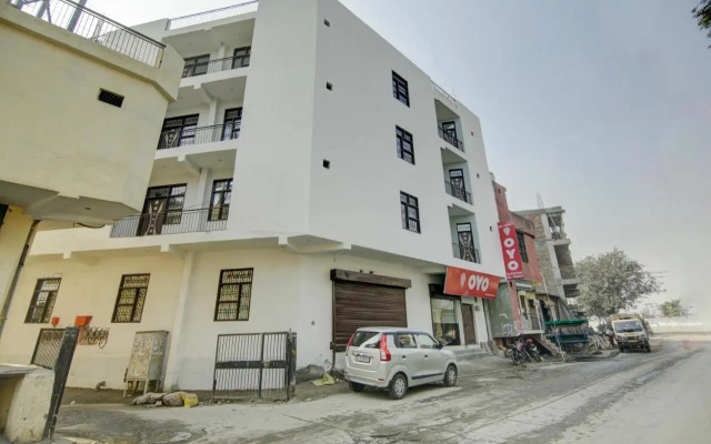 Oyo 80512J Eco Park Hotel