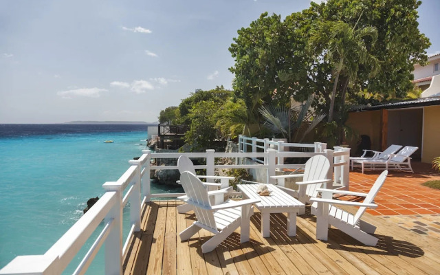 Sun Reef Village on Sea