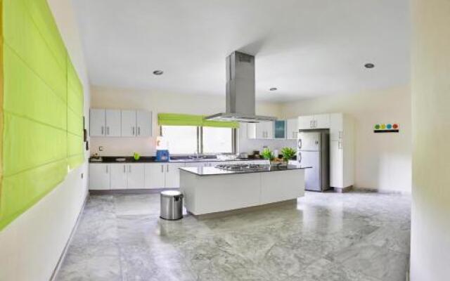 Blueberry Luxury Condo