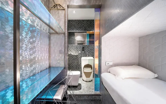 Diamond Capsule Hotel Amsterdam South