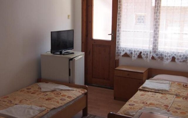 Keni Guest House