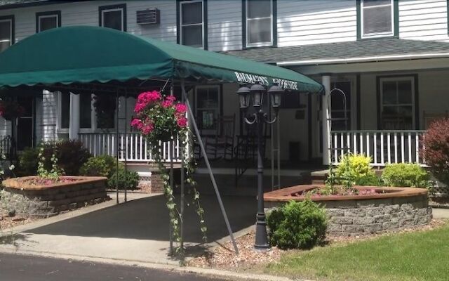 Baumann's Brookside Resort