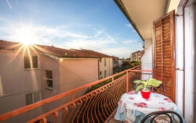 Apartments Nuic 748