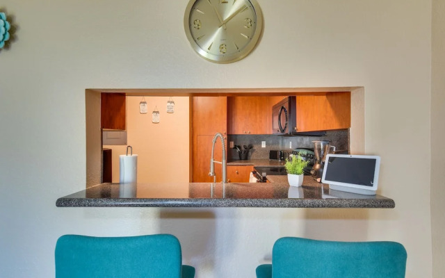 Opa-locka Townhome, 15 Mi to Miami Beach!