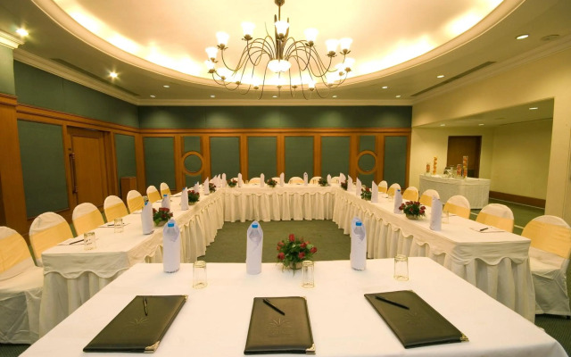 Hotel Express Residency - Jamnagar