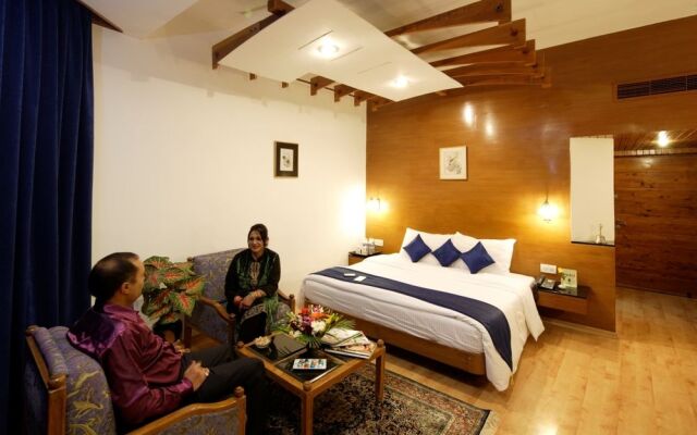 Manu Allaya Spa Resort
