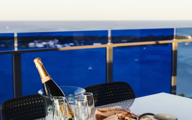 Sky Broadwater Apartments