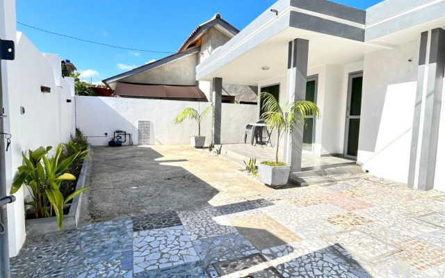 Villa meublée Cotonou fidjrosse 05 min de la plage